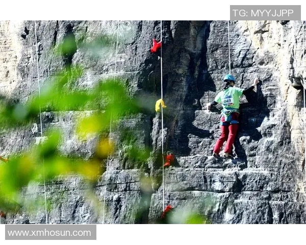 武汉攀岩队与广州攀岩队赛后复盘分析意识碰撞与团队协作的深度探讨 武汉攀岩队与广州攀岩队赛后复盘分析意识碰撞与团队协作的深度探讨